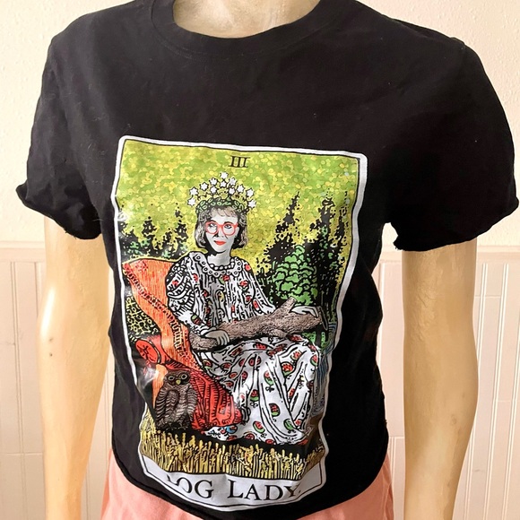 Log lady David lynch Twin Peaks show T-Shirt - Picture 2 of 11